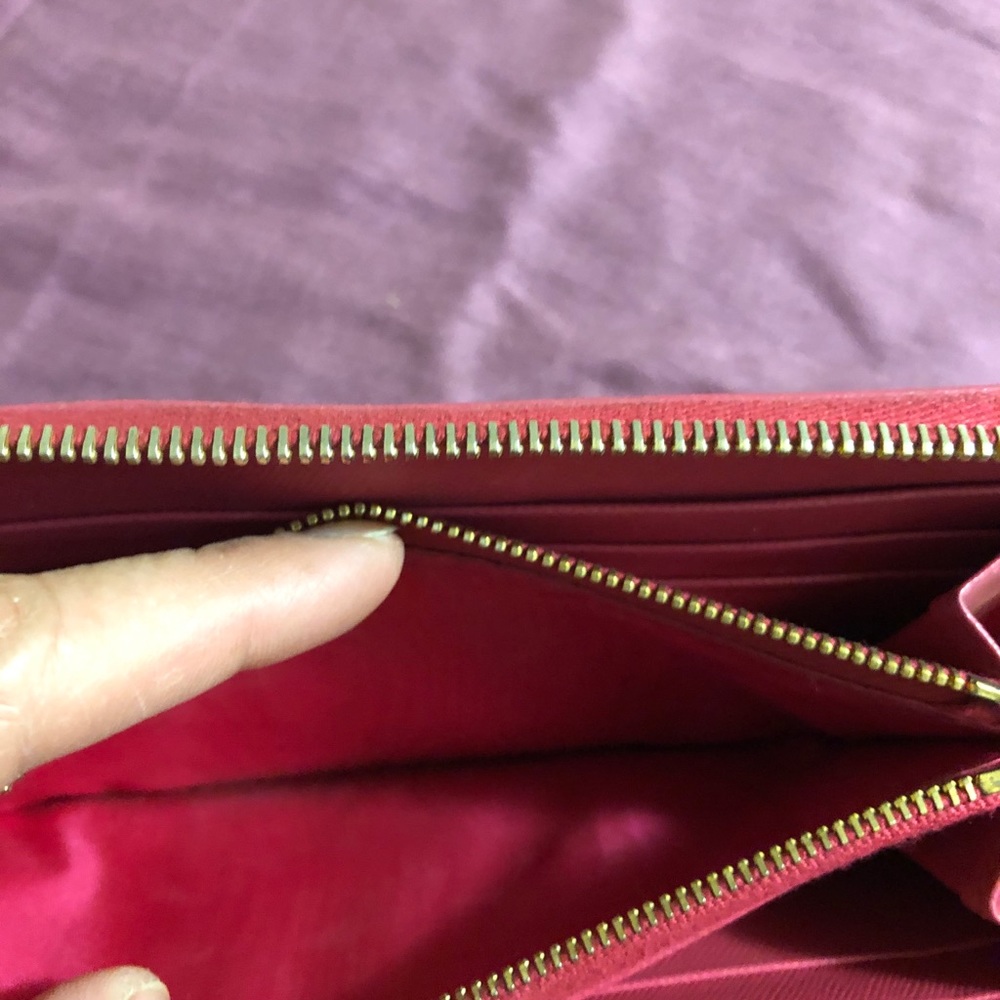 SOLD❤️Authentic Prada Saffiano Leather Zip Wallet - Picture 13 of 14